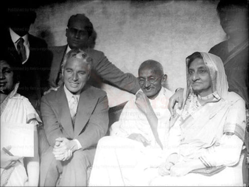 Charlie Chaplin and Gandhi in London - VINTAGEARTREPRINTS.COM