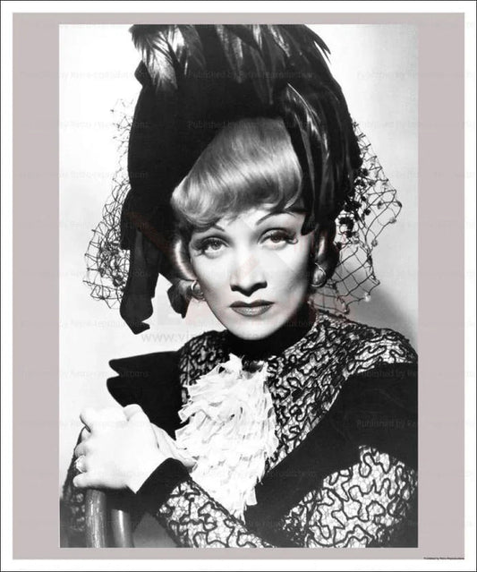 Marlene Dietrich - VINTAGEARTREPRINTS.COM